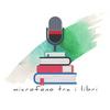 undefined microfono tra i libri
